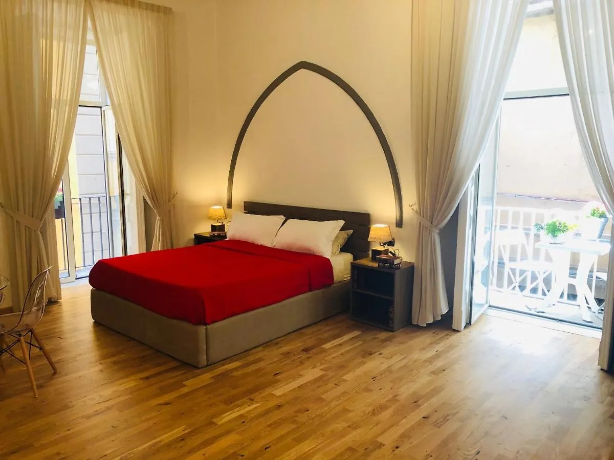 Domus Studio 25 Bed & Breakfast Νάπολη