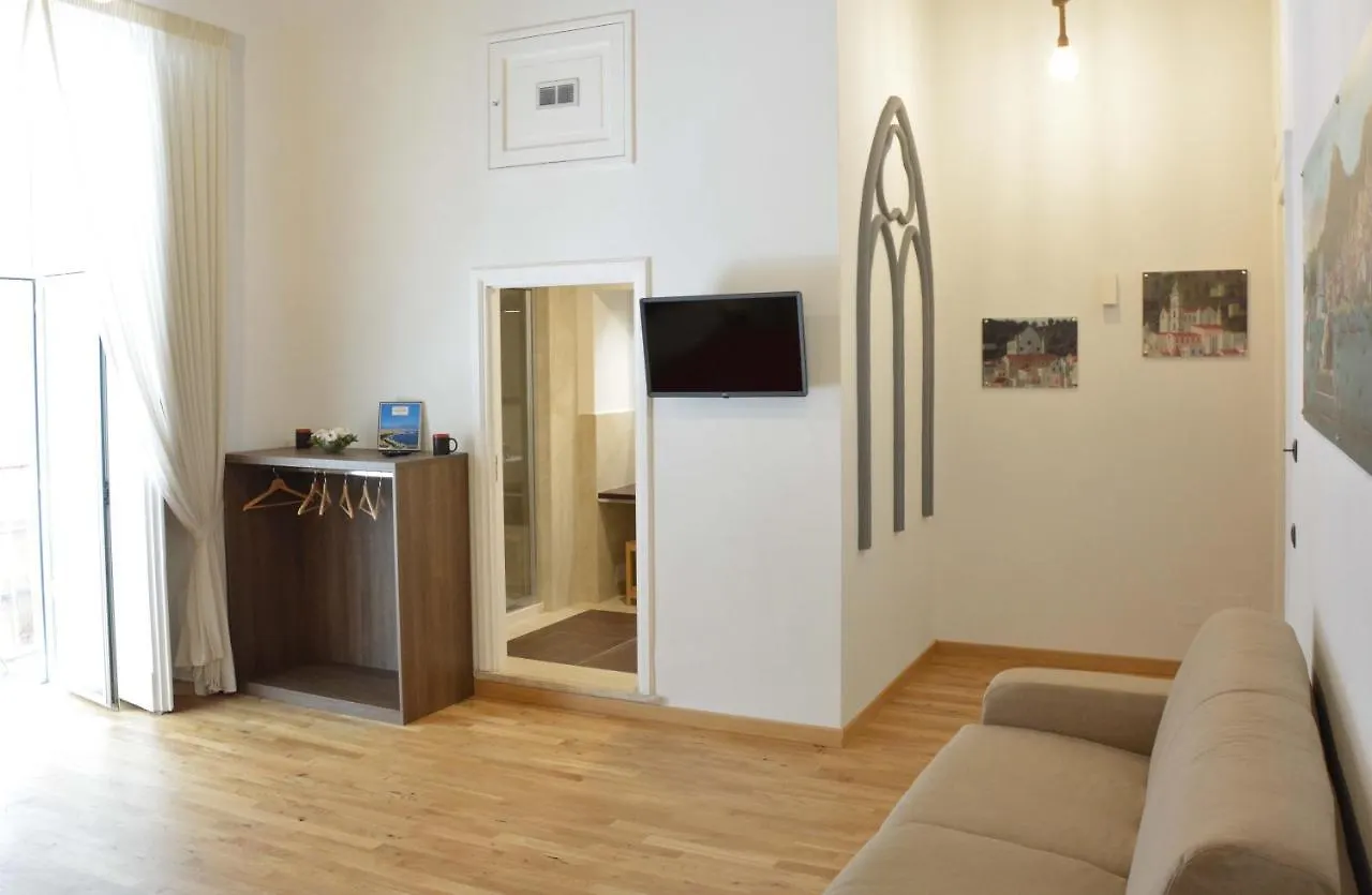 Domus Studio 25 Bed & Breakfast Nápoles